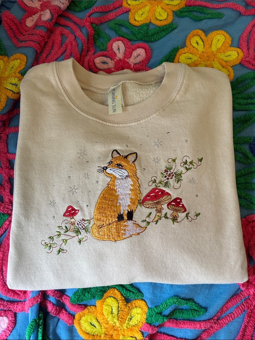 Women’s NWOT Cream Fox Embroidered Sweatshirt Sz Large Granny